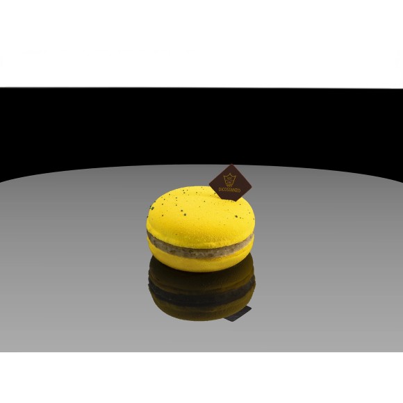 NON E' UN MACARON